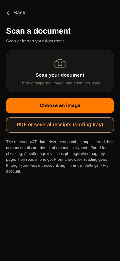The app’s scan screen: take a photo of a receipt or import one.